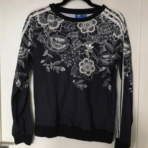 Trendy Adidas Sweatshirt in Great Condition